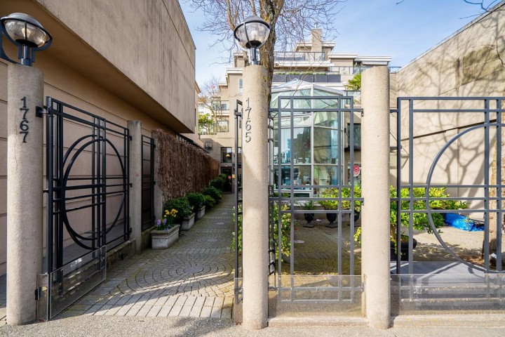 Photo 2 at 204 - 1765 Marine Drive, Ambleside, West Vancouver