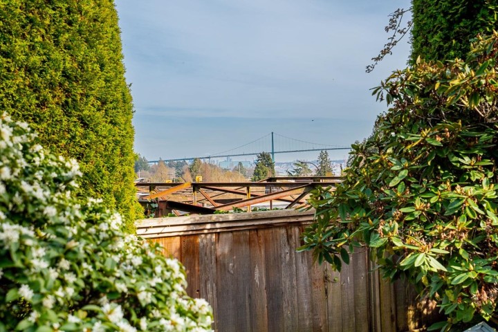 Photo 32 at 204 - 1765 Marine Drive, Ambleside, West Vancouver