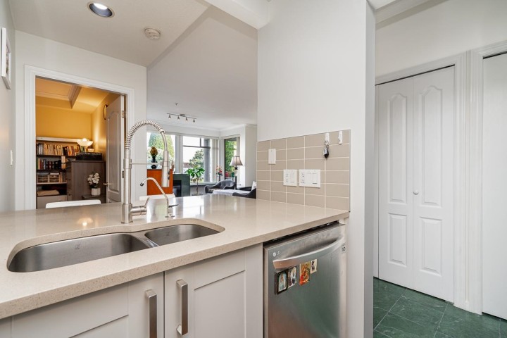 Photo 9 at 204 - 1765 Marine Drive, Ambleside, West Vancouver