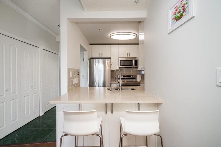 Photo 10 at 204 - 1765 Marine Drive, Ambleside, West Vancouver