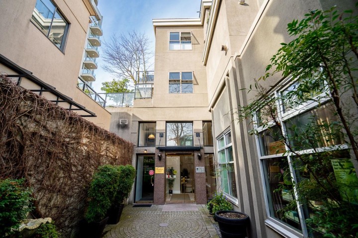 Photo 4 at 204 - 1765 Marine Drive, Ambleside, West Vancouver