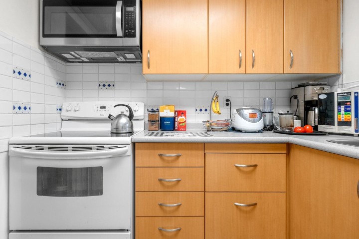 Photo 25 at 204 - 3136 Kingsway, Collingwood VE, Vancouver East