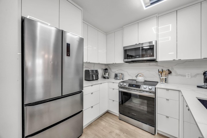 Photo 5 at 213 - 3038 E Kent Avenue South, South Marine, Vancouver East