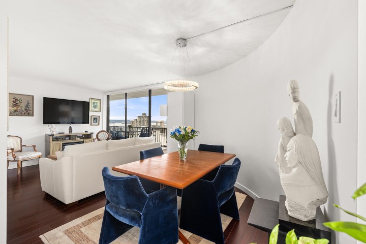 Photo 17 at 704 - 650 16th Street, Ambleside, West Vancouver