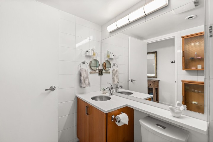 Photo 32 at 704 - 650 16th Street, Ambleside, West Vancouver