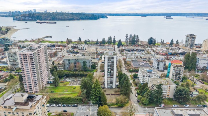 Photo 1 at 704 - 650 16th Street, Ambleside, West Vancouver