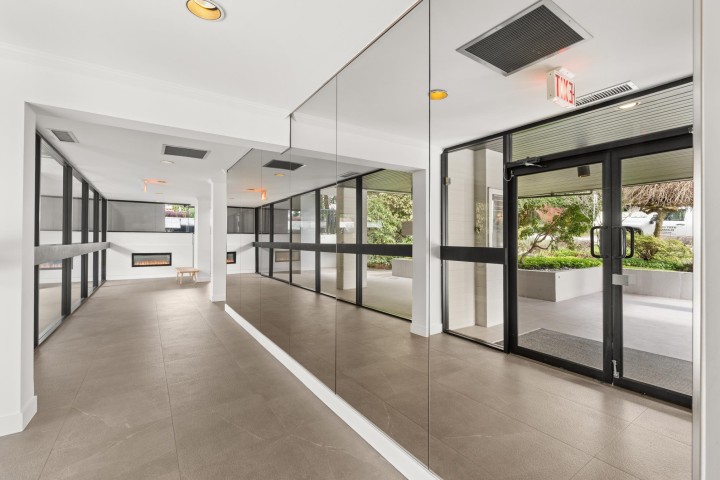 Photo 5 at 704 - 650 16th Street, Ambleside, West Vancouver