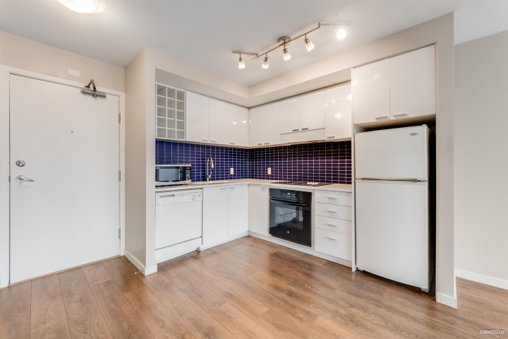 Photo 4 at 1209 - 131 Regiment Square, Downtown VW, Vancouver West