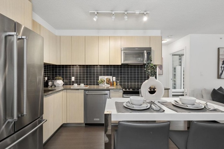 Photo 12 at 902 - 1325 Rolston Street, Downtown VW, Vancouver West