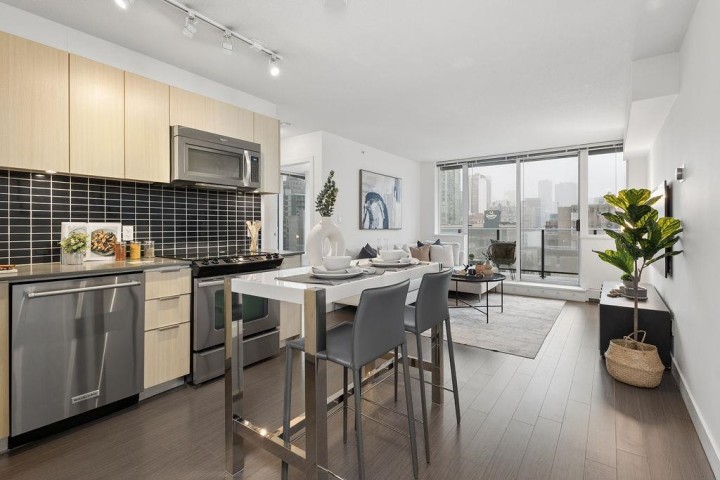 Photo 11 at 902 - 1325 Rolston Street, Downtown VW, Vancouver West