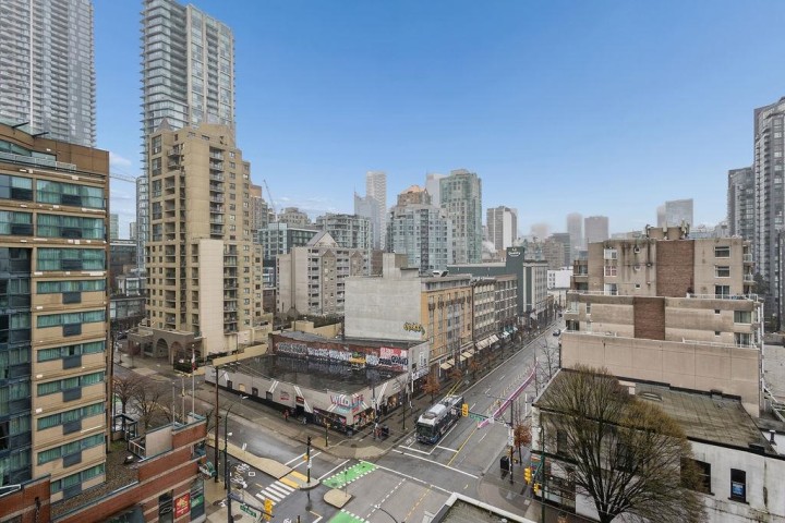 Photo 4 at 902 - 1325 Rolston Street, Downtown VW, Vancouver West