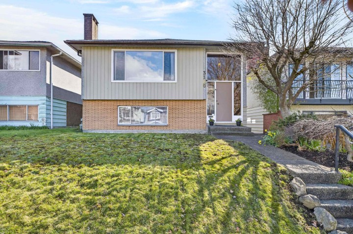 Photo 1 at 3180 E 3rd Avenue, Renfrew VE, Vancouver East