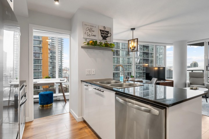 Photo 10 at 908 - 668 Citadel Parade, Downtown VW, Vancouver West