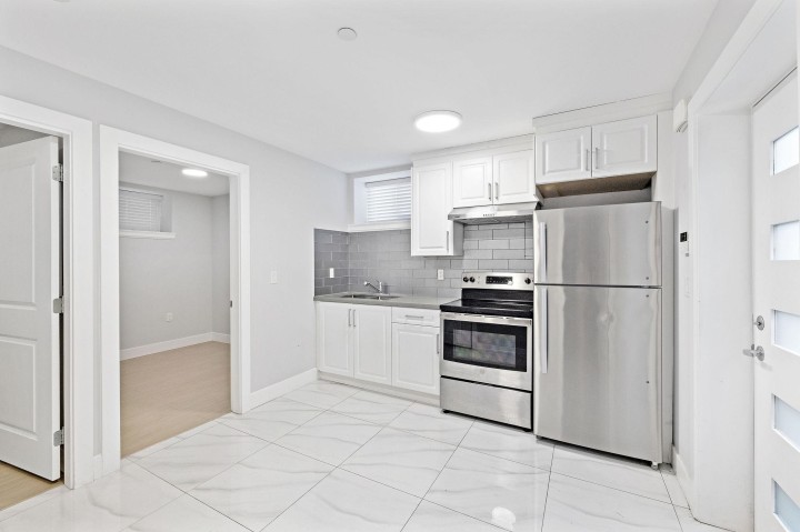 Photo 32 at 1 - 2430 E 41 Street, Killarney VE, Vancouver East