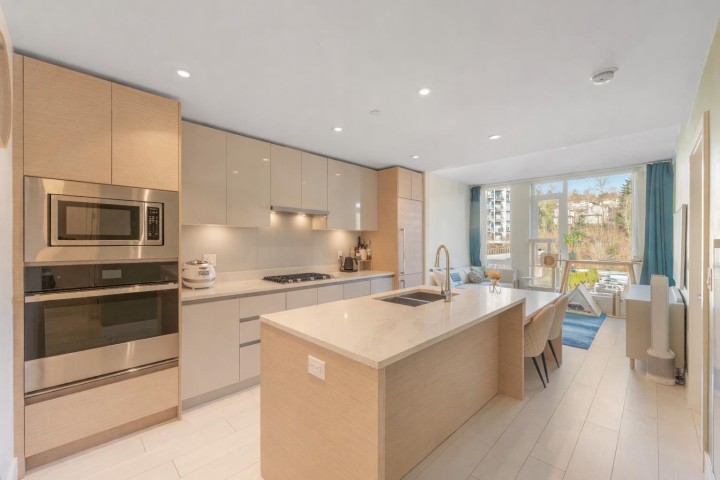 Photo 2 at 411 - 3538 Sawmill Crescent, South Marine, Vancouver East