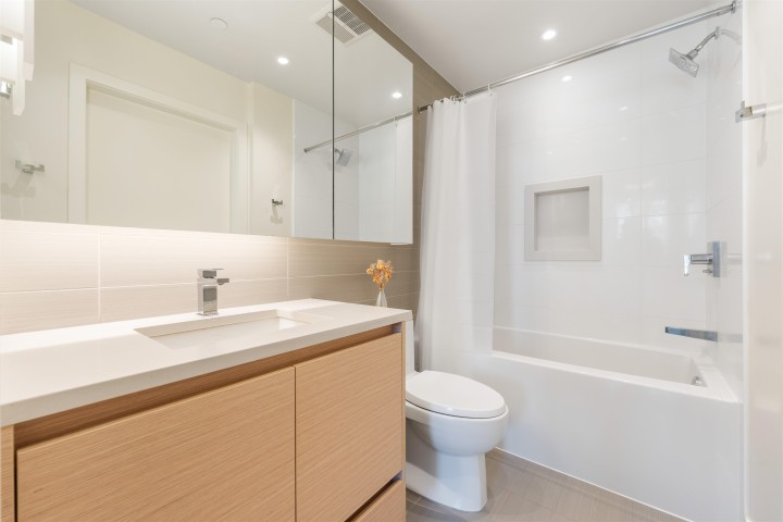 Photo 17 at 411 - 3538 Sawmill Crescent, South Marine, Vancouver East