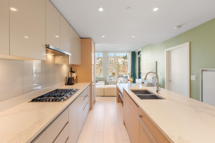 Photo 3 at 411 - 3538 Sawmill Crescent, South Marine, Vancouver East