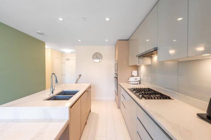 Photo 9 at 411 - 3538 Sawmill Crescent, South Marine, Vancouver East