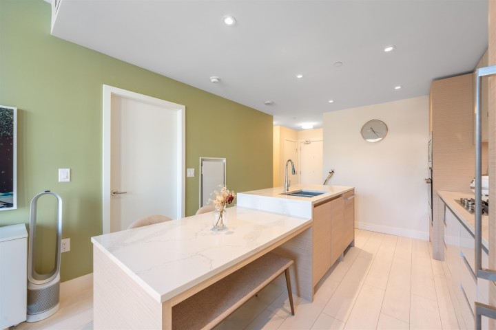 Photo 10 at 411 - 3538 Sawmill Crescent, South Marine, Vancouver East