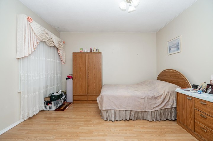 Photo 11 at 4712 Victoria Drive, Victoria VE, Vancouver East