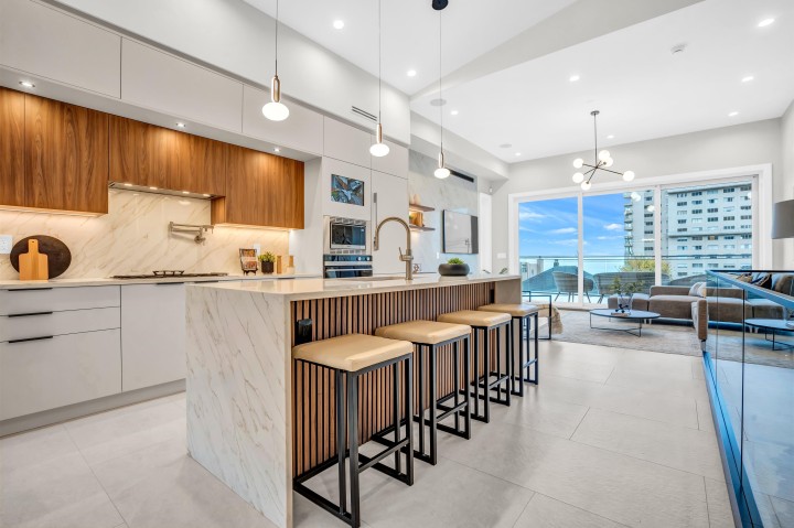 Photo 7 at 2380 Marine Drive, Dundarave, West Vancouver