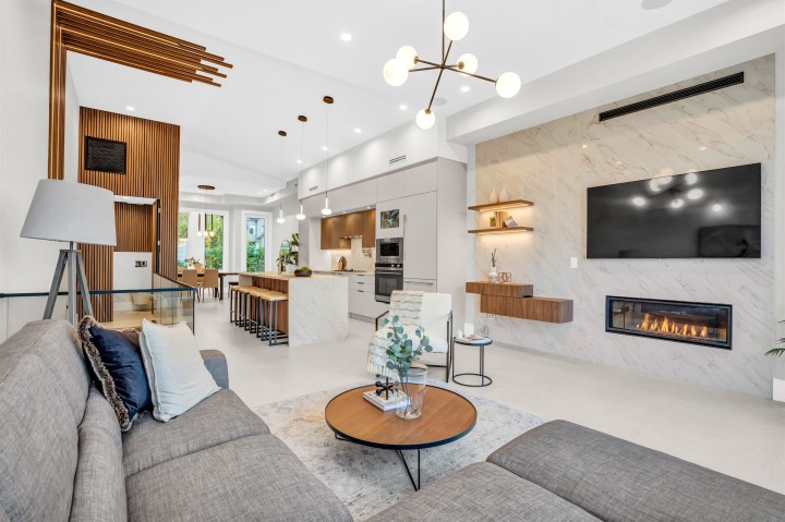 Photo 3 at 2380 Marine Drive, Dundarave, West Vancouver
