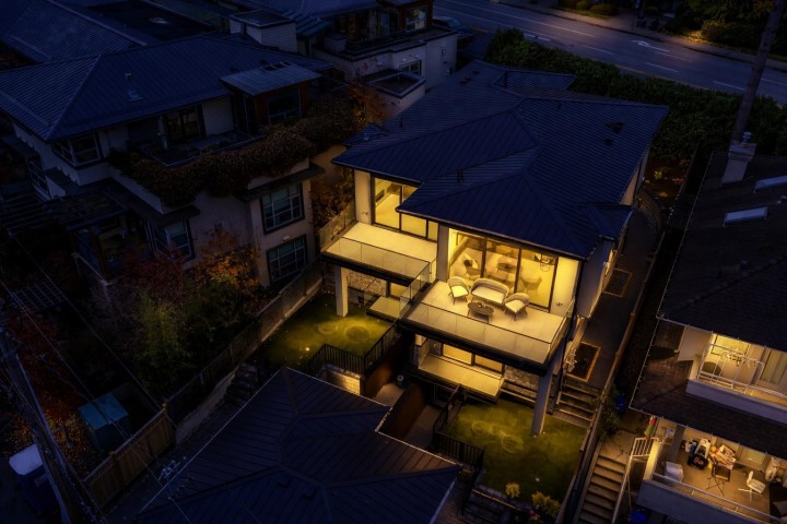 Photo 21 at 2380 Marine Drive, Dundarave, West Vancouver