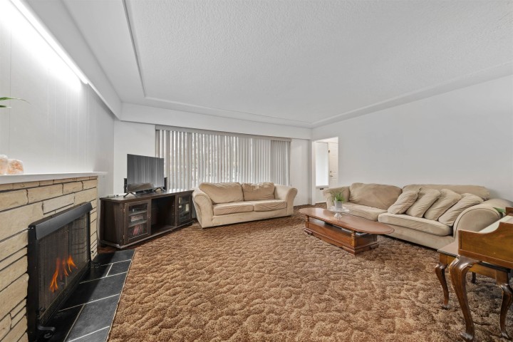 Photo 10 at 3115 E 49 Avenue, Killarney VE, Vancouver East