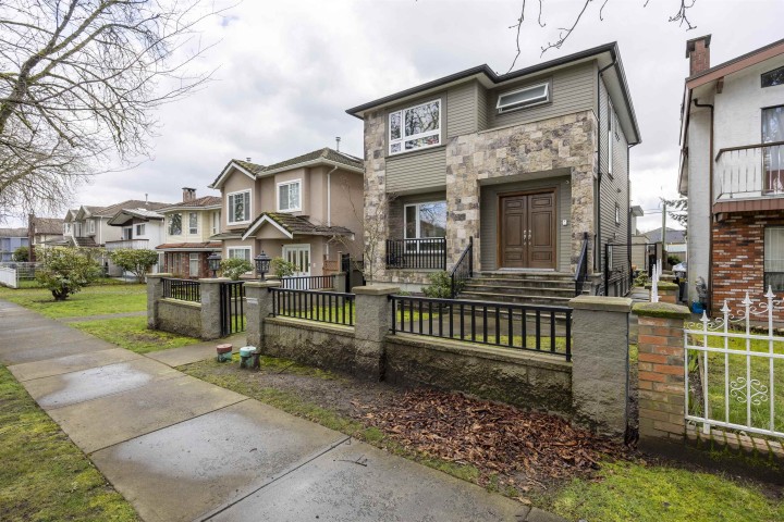 Photo 2 at 2118 Waverley Avenue, Killarney VE, Vancouver East