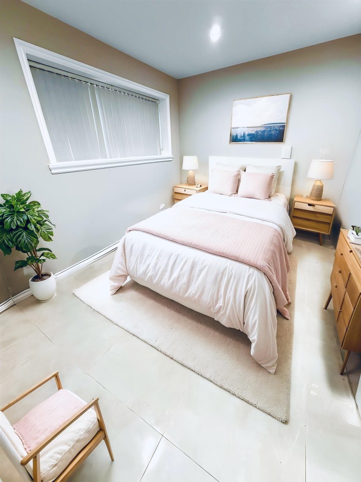 Photo 12 at 4882 Moss Street, Collingwood VE, Vancouver East