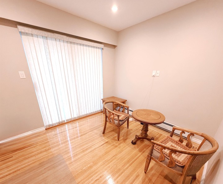 Photo 8 at 4882 Moss Street, Collingwood VE, Vancouver East