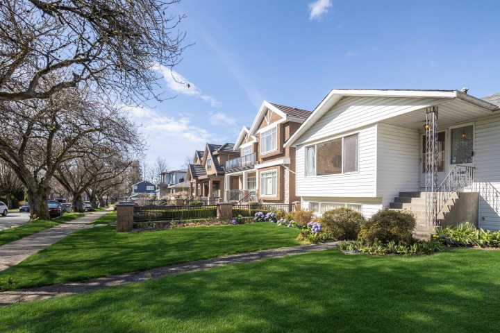 Photo 3 at 3571 E 46th Avenue, Killarney VE, Vancouver East
