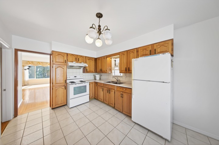 Photo 9 at 3571 E 46th Avenue, Killarney VE, Vancouver East