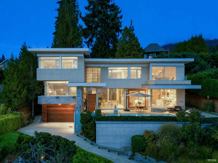 Photo 1 at 4313 Rockridge Road, West Vancouver