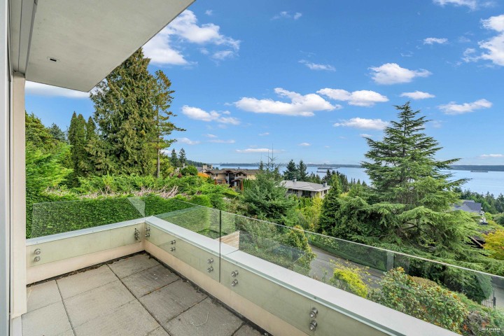 Photo 14 at 4313 Rockridge Road, West Vancouver