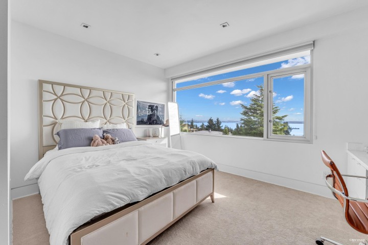 Photo 18 at 4313 Rockridge Road, West Vancouver