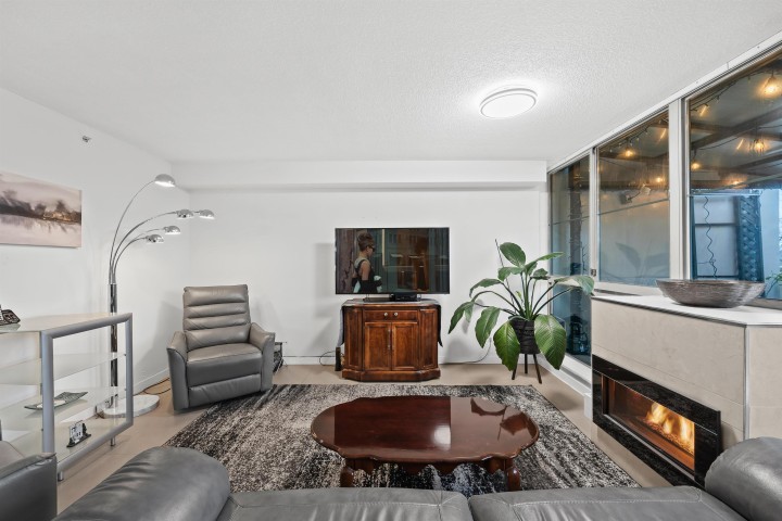 Photo 3 at 403 - 1159 Main Street, Downtown VE, Vancouver East