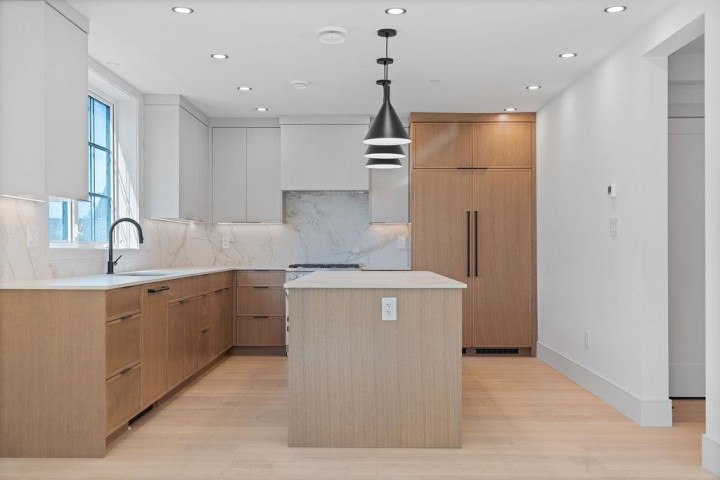 Photo 2 at 6853 Cypress Street, Kerrisdale, Vancouver West