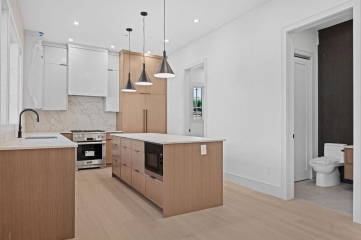 Photo 3 at 6853 Cypress Street, Kerrisdale, Vancouver West