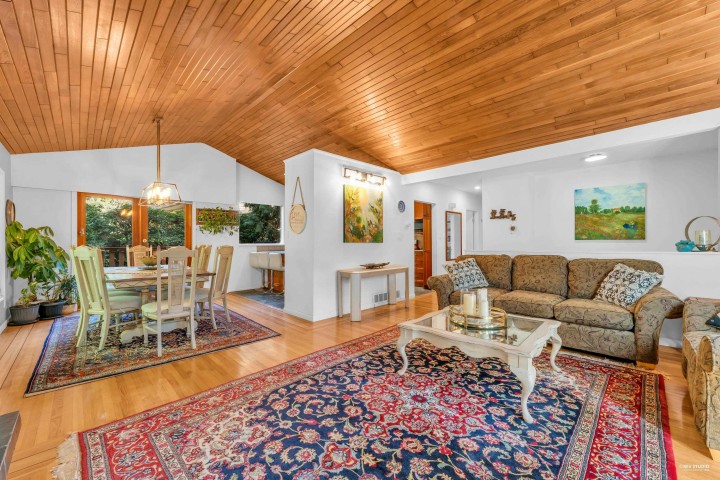 Photo 3 at 5325 Marine Drive, Caulfeild, West Vancouver