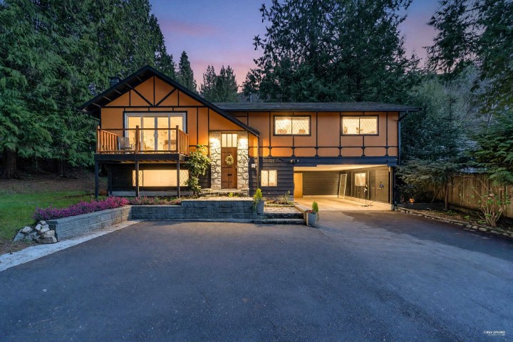 Photo 1 at 5325 Marine Drive, Caulfeild, West Vancouver