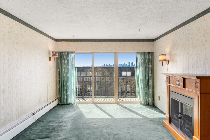 Photo 3 at 201 - 225 W 3rd Street, Lower Lonsdale, North Vancouver