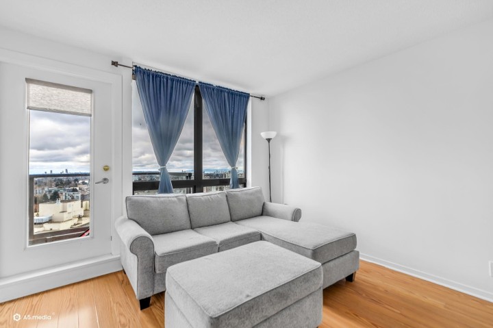 Photo 4 at 2508 - 3663 Crowley Drive, Collingwood VE, Vancouver East