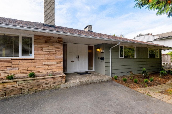 Photo 2 at 775 Southborough Drive, West Vancouver