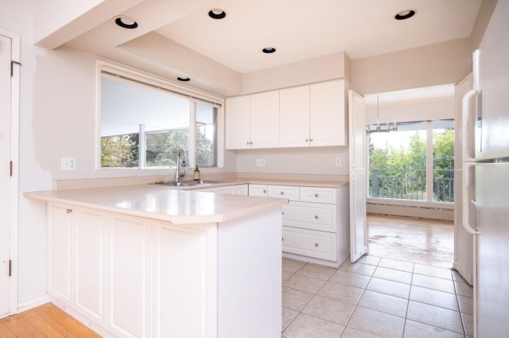 Photo 13 at 775 Southborough Drive, West Vancouver