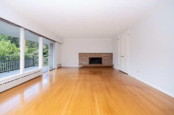 Photo 5 at 775 Southborough Drive, West Vancouver