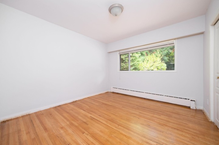 Photo 21 at 775 Southborough Drive, West Vancouver
