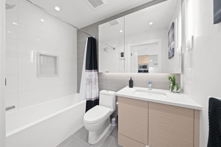 Photo 7 at 2201 - 3438 Sawmill Crescent, South Marine, Vancouver East