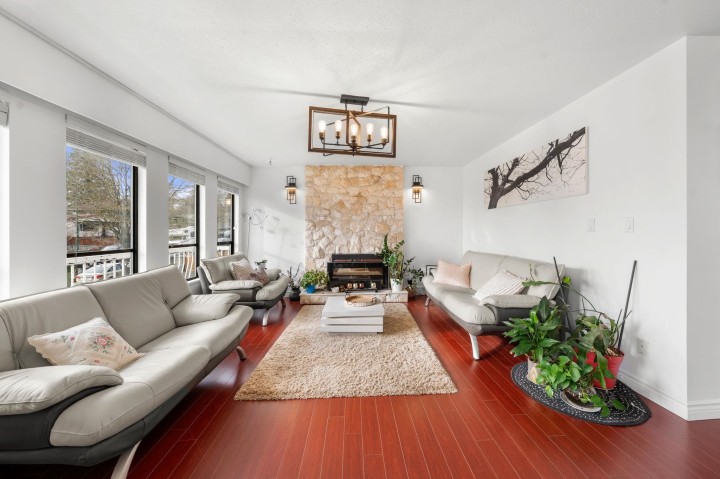Photo 2 at 7882 Windsor Street, South Vancouver, Vancouver East