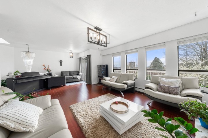 Photo 6 at 7882 Windsor Street, South Vancouver, Vancouver East